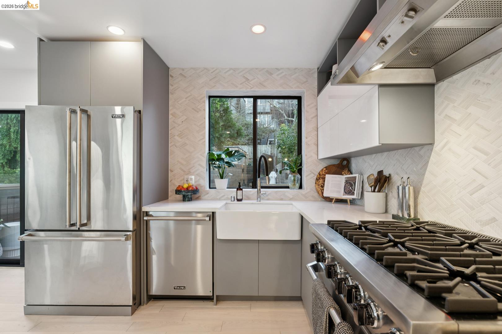 Detail Gallery Image 12 of 27 For 130 Grand View Ave, San Francisco,  CA 94114 - – Beds | – Baths