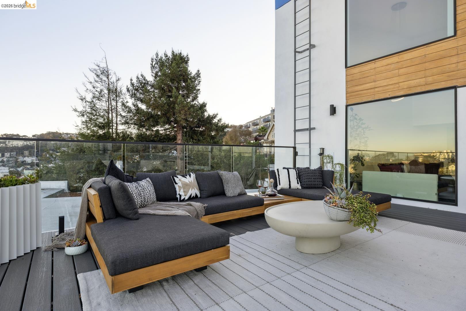 Detail Gallery Image 22 of 27 For 130 Grand View Ave, San Francisco,  CA 94114 - – Beds | – Baths