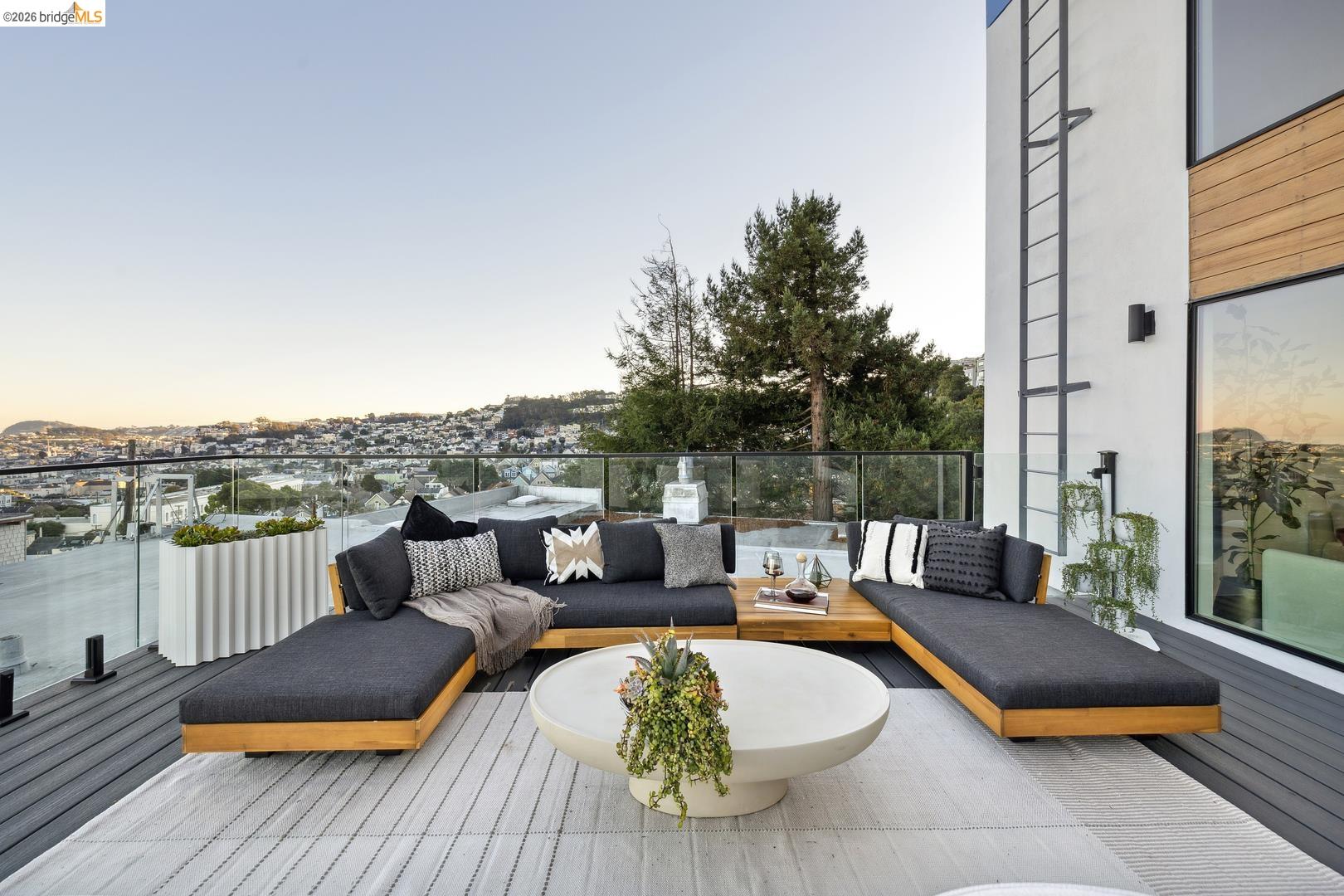 Detail Gallery Image 23 of 27 For 130 Grand View Ave, San Francisco,  CA 94114 - – Beds | – Baths