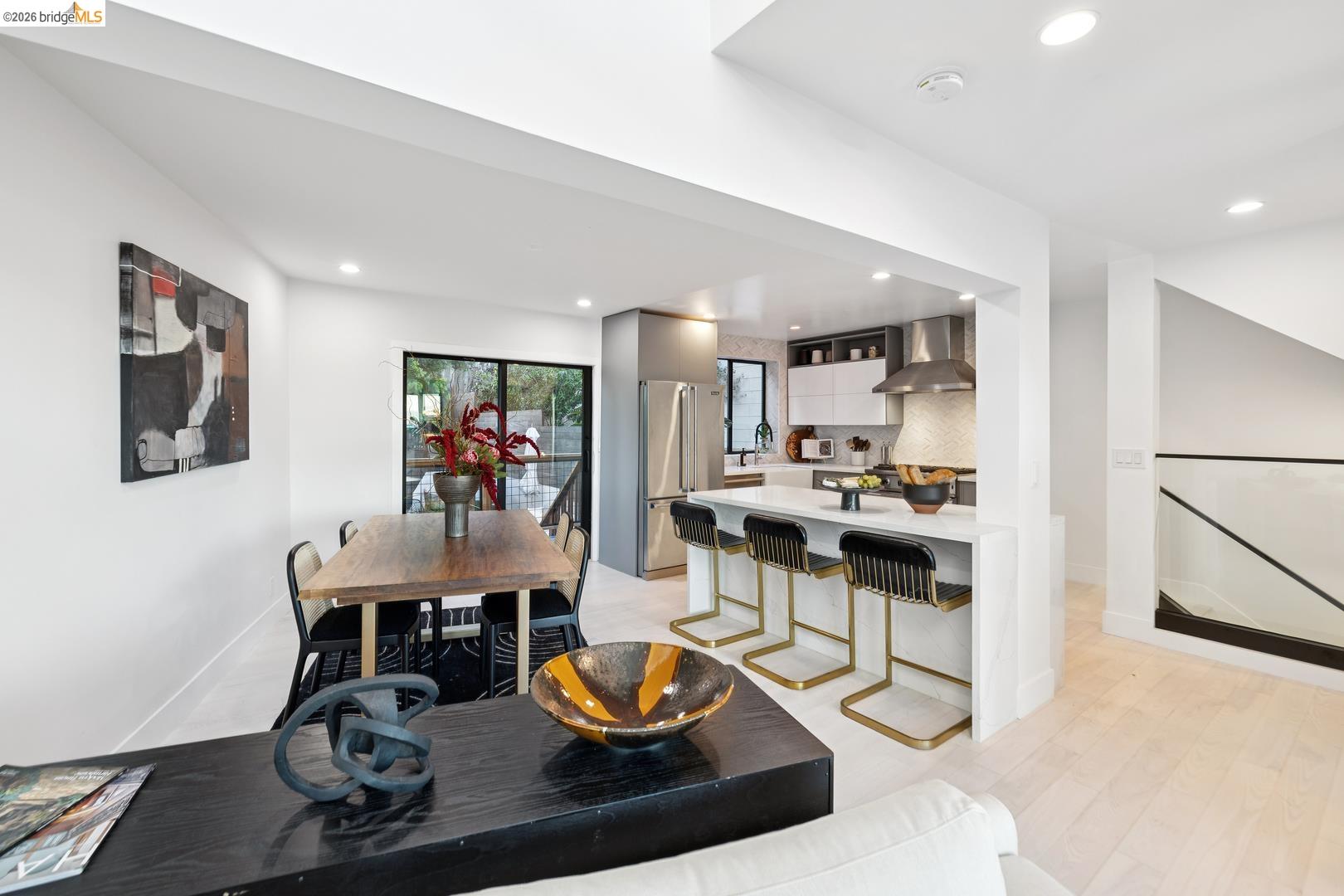 Detail Gallery Image 8 of 27 For 130 Grand View Ave, San Francisco,  CA 94114 - – Beds | – Baths