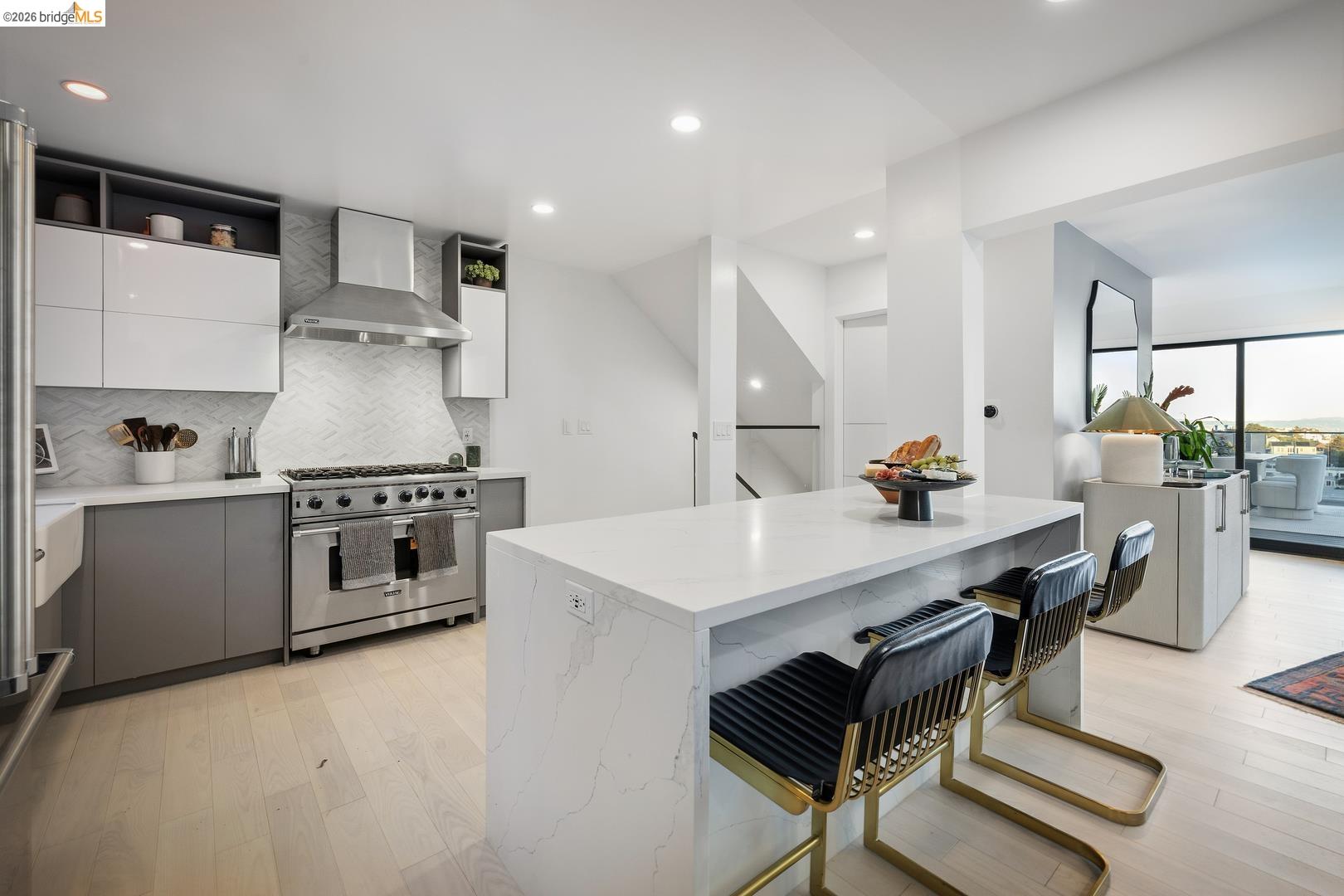 Detail Gallery Image 10 of 27 For 130 Grand View Ave, San Francisco,  CA 94114 - – Beds | – Baths