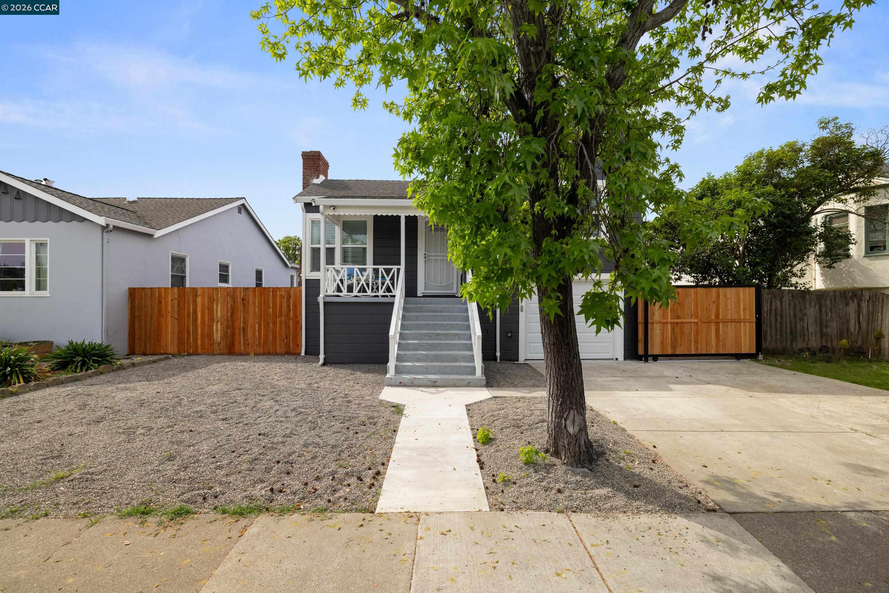 Detail Gallery Image 4 of 29 For 2039 Tennessee St, Vallejo,  CA 94590 - 3 Beds | 2 Baths