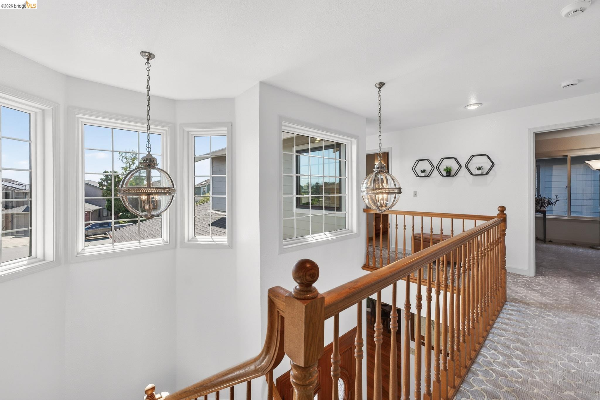 Detail Gallery Image 31 of 42 For 4963 Stoneridge Ct, Oakland,  CA 94605 - 3 Beds | 2/1 Baths