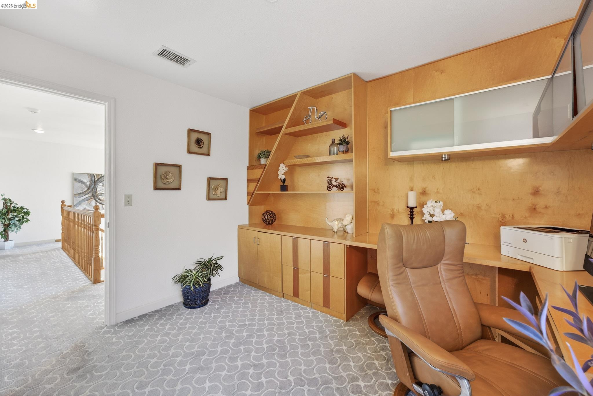 Detail Gallery Image 33 of 42 For 4963 Stoneridge Ct, Oakland,  CA 94605 - 3 Beds | 2/1 Baths