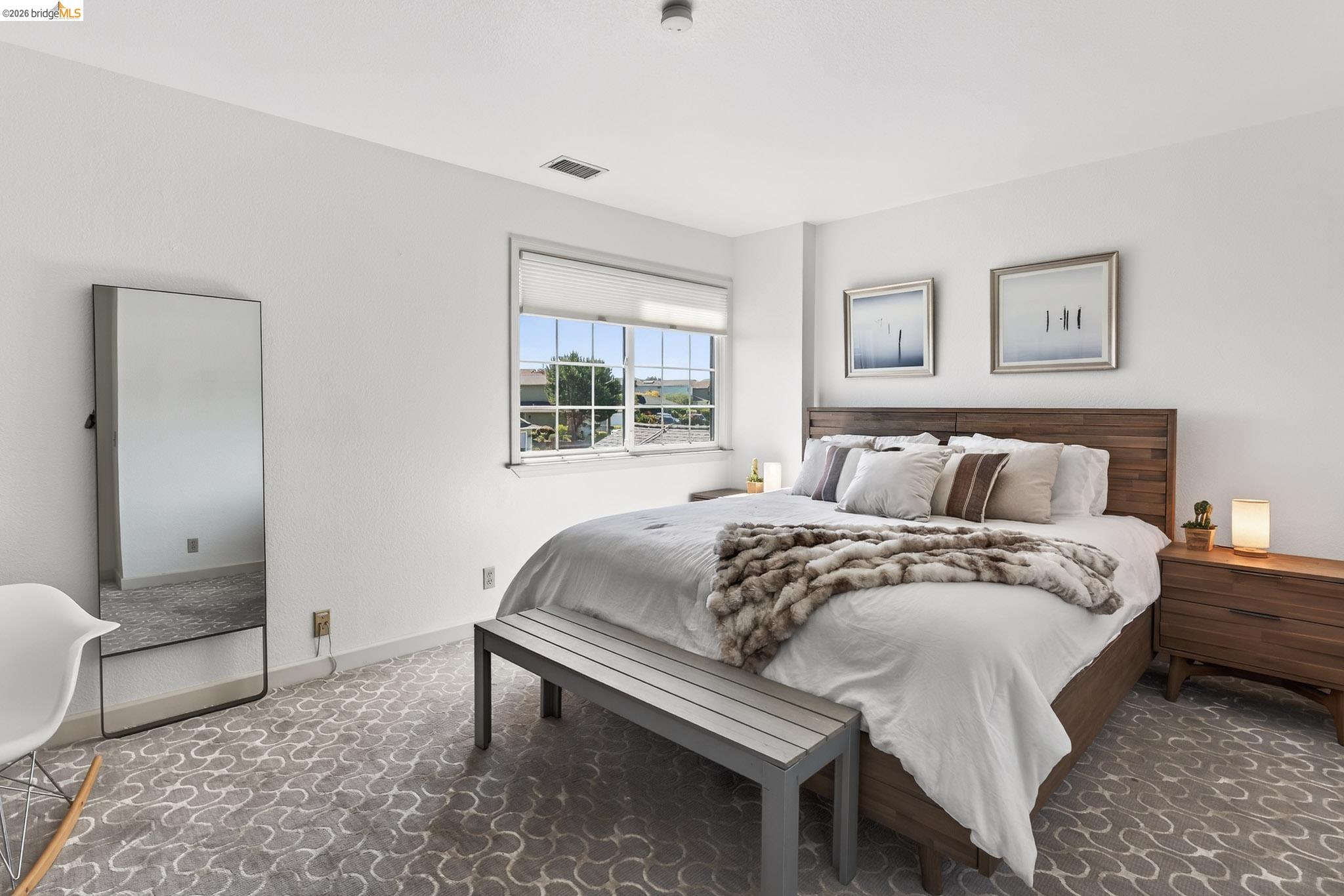 Detail Gallery Image 36 of 42 For 4963 Stoneridge Ct, Oakland,  CA 94605 - 3 Beds | 2/1 Baths