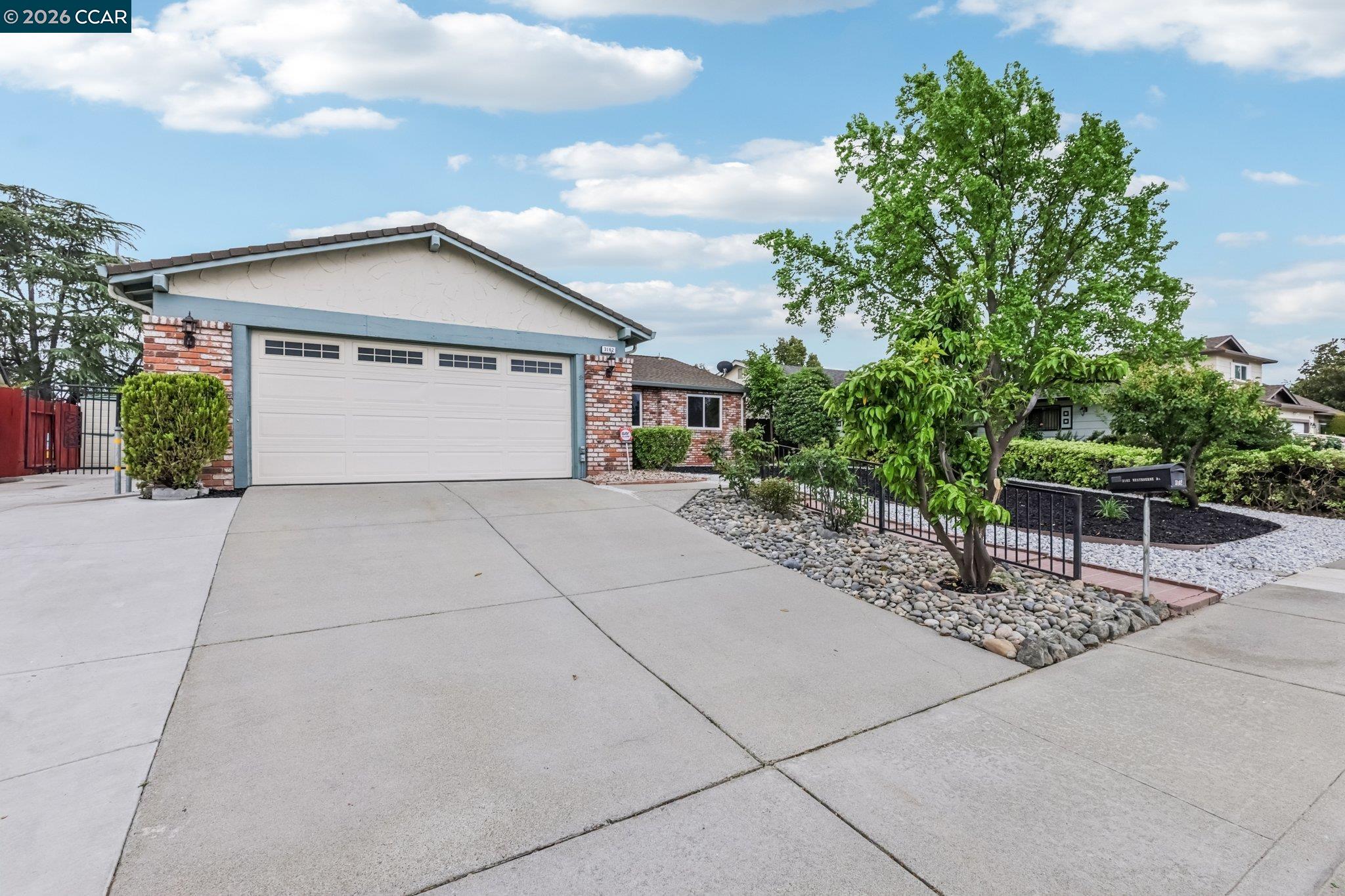 Detail Gallery Image 2 of 25 For 3162 Westbourne Dr, Antioch,  CA 94509 - 3 Beds | 3 Baths