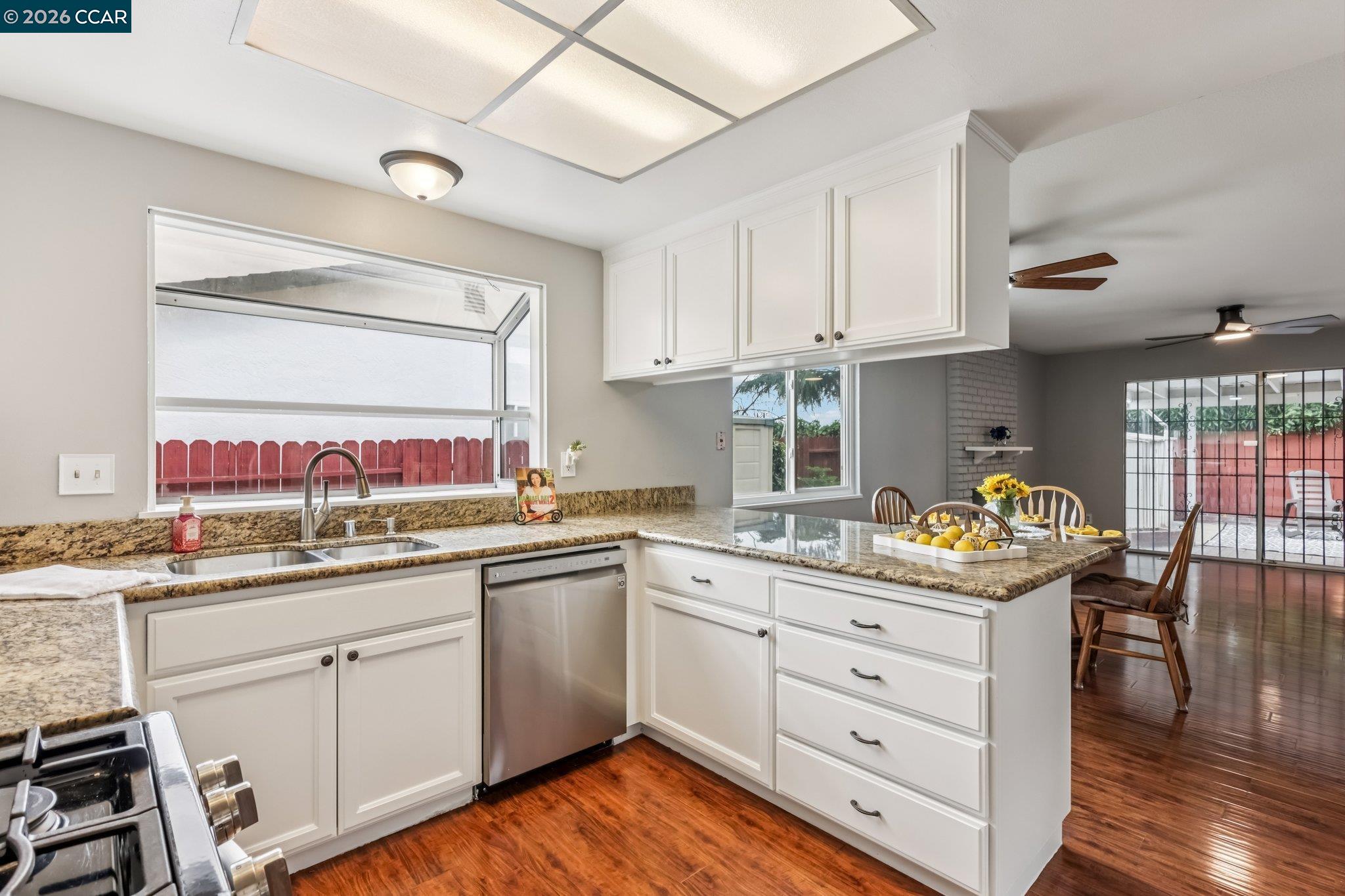 Detail Gallery Image 12 of 25 For 3162 Westbourne Dr, Antioch,  CA 94509 - 3 Beds | 3 Baths