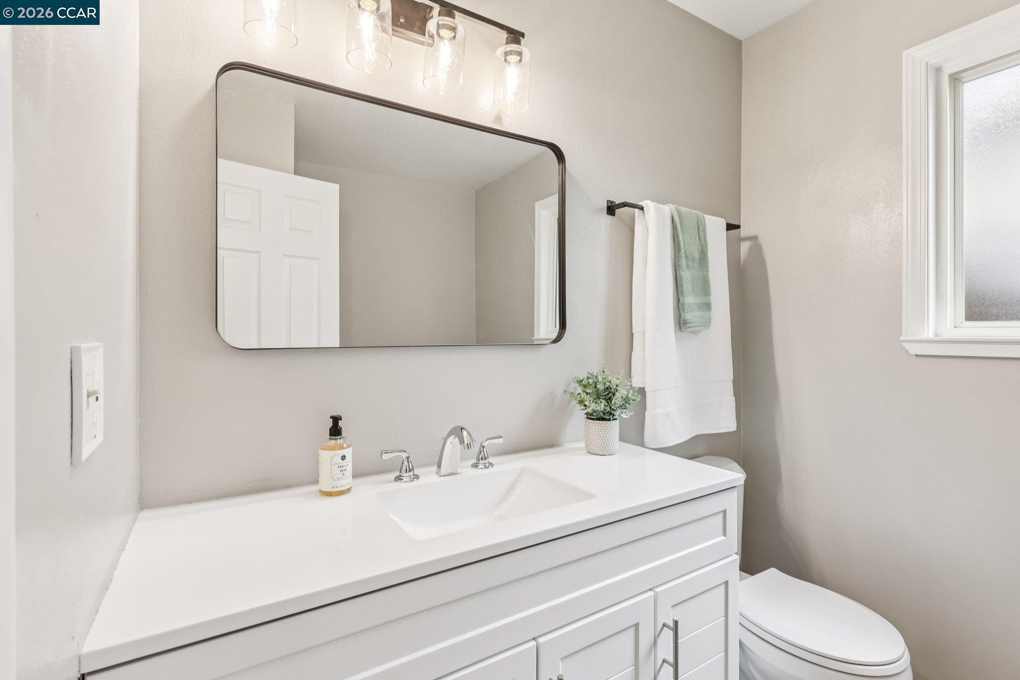 Detail Gallery Image 16 of 25 For 3162 Westbourne Dr, Antioch,  CA 94509 - 3 Beds | 3 Baths