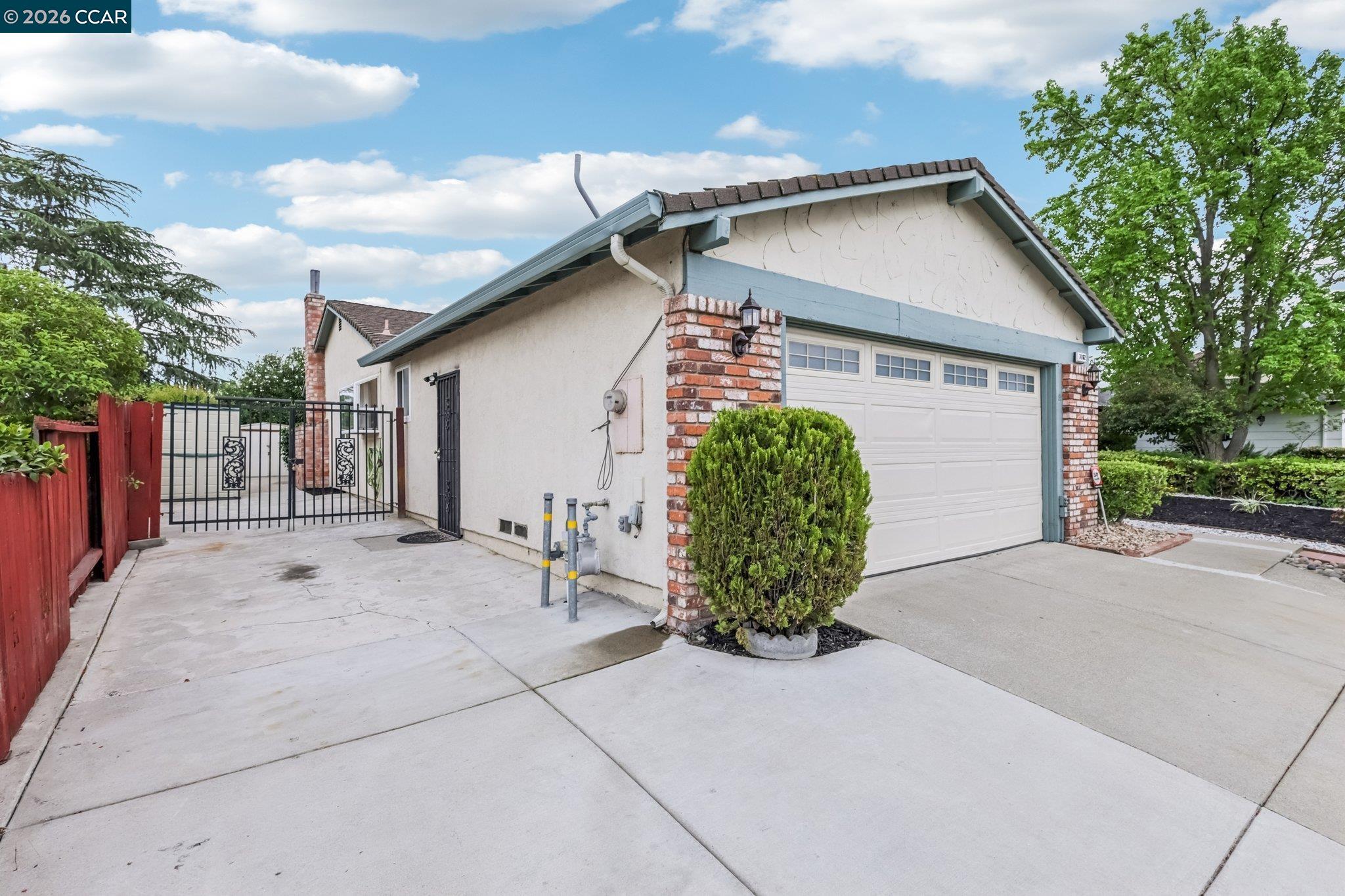 Detail Gallery Image 3 of 25 For 3162 Westbourne Dr, Antioch,  CA 94509 - 3 Beds | 3 Baths