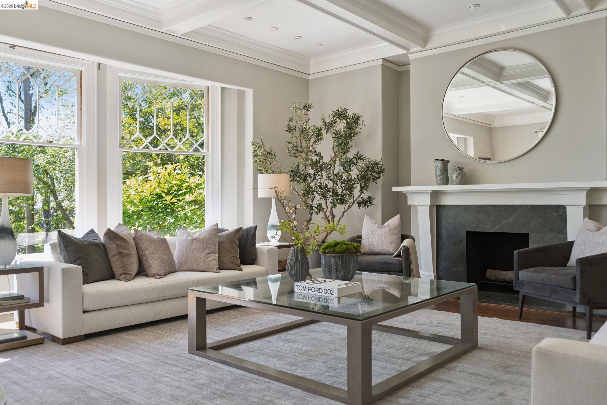 Detail Gallery Image 11 of 60 For 110 Monte, Piedmont,  CA 94611 - 5 Beds | 2/2 Baths