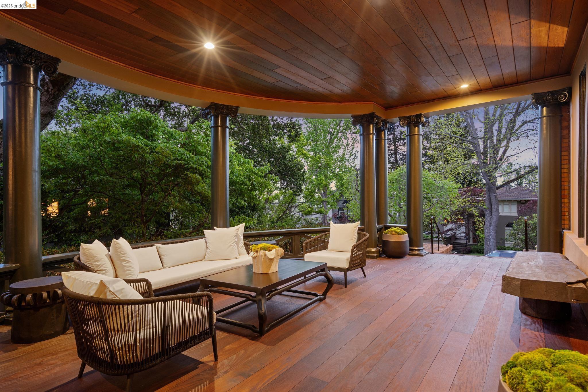 Detail Gallery Image 52 of 60 For 110 Monte, Piedmont,  CA 94611 - 5 Beds | 2/2 Baths