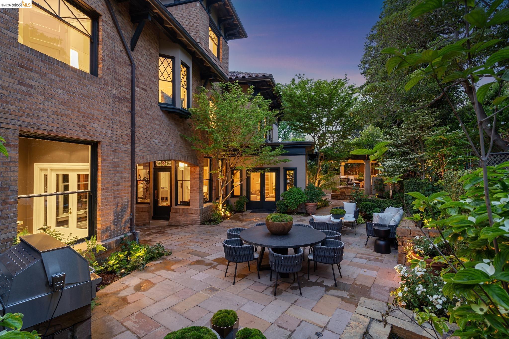 Detail Gallery Image 58 of 60 For 110 Monte, Piedmont,  CA 94611 - 5 Beds | 2/2 Baths