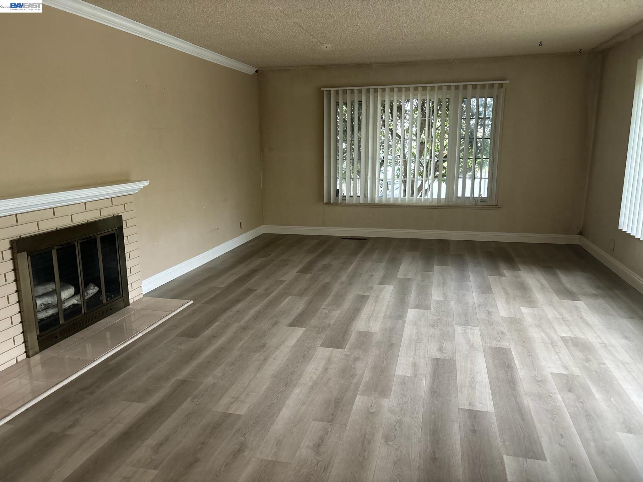 Detail Gallery Image 3 of 8 For 38125 Logan Dr, Fremont,  CA 94536 - 3 Beds | 2/1 Baths