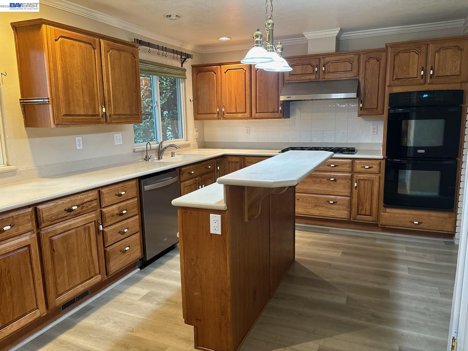 Detail Gallery Image 4 of 8 For 38125 Logan Dr, Fremont,  CA 94536 - 3 Beds | 2/1 Baths