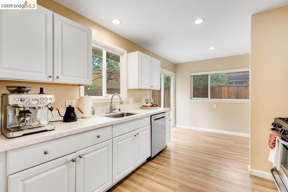 Detail Gallery Image 12 of 38 For 2020 Elinora Dr, Pleasant Hill,  CA 94523 - 3 Beds | 1 Baths