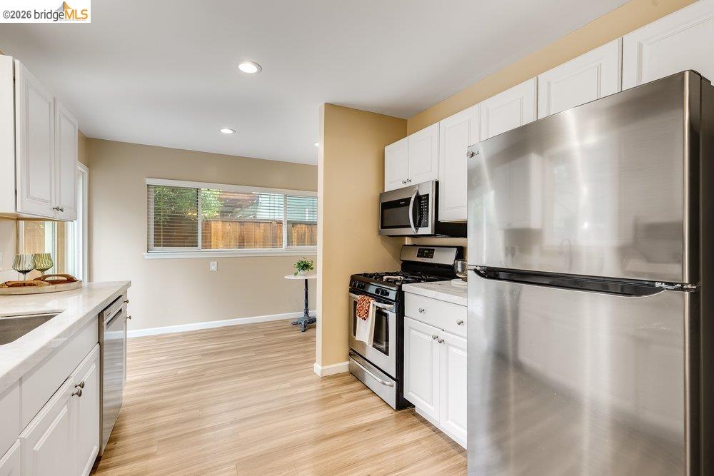 Detail Gallery Image 13 of 38 For 2020 Elinora Dr, Pleasant Hill,  CA 94523 - 3 Beds | 1 Baths