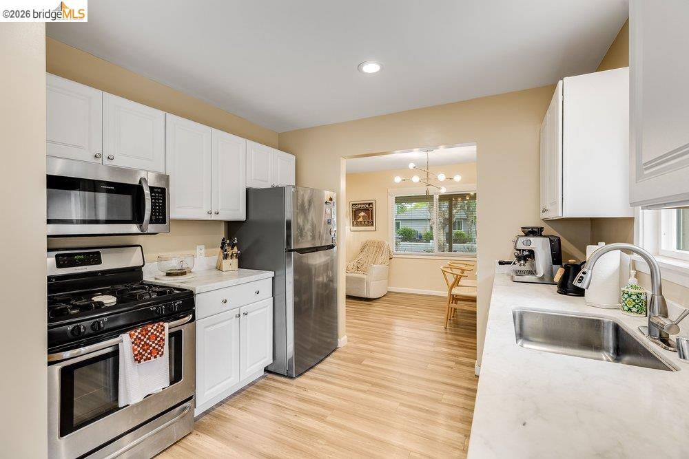 Detail Gallery Image 14 of 38 For 2020 Elinora Dr, Pleasant Hill,  CA 94523 - 3 Beds | 1 Baths