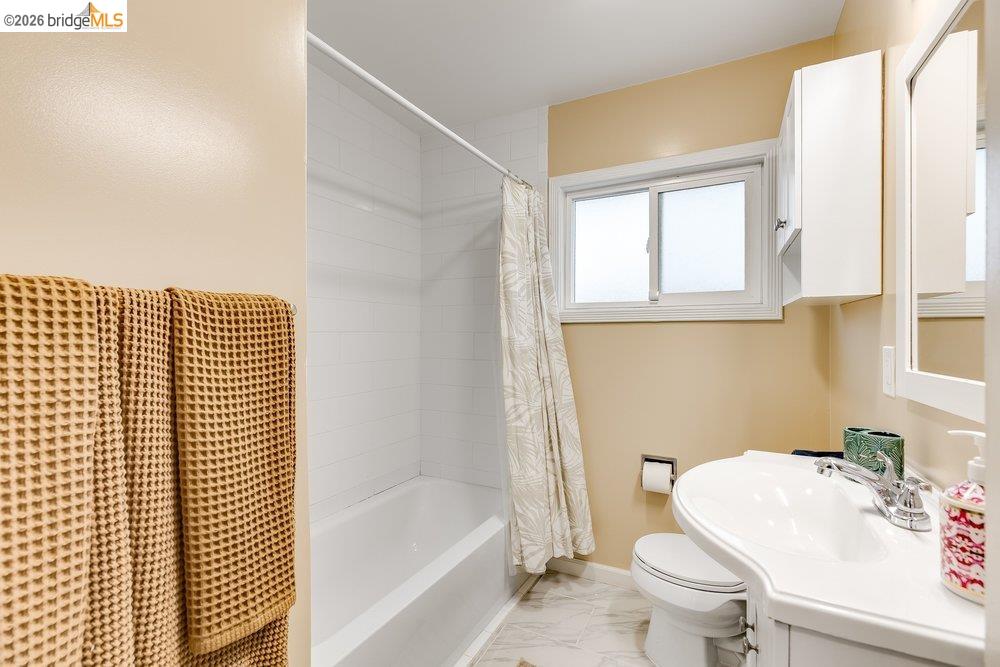 Detail Gallery Image 19 of 38 For 2020 Elinora Dr, Pleasant Hill,  CA 94523 - 3 Beds | 1 Baths