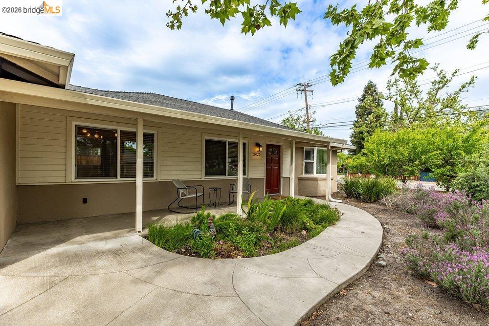 Detail Gallery Image 4 of 38 For 2020 Elinora Dr, Pleasant Hill,  CA 94523 - 3 Beds | 1 Baths