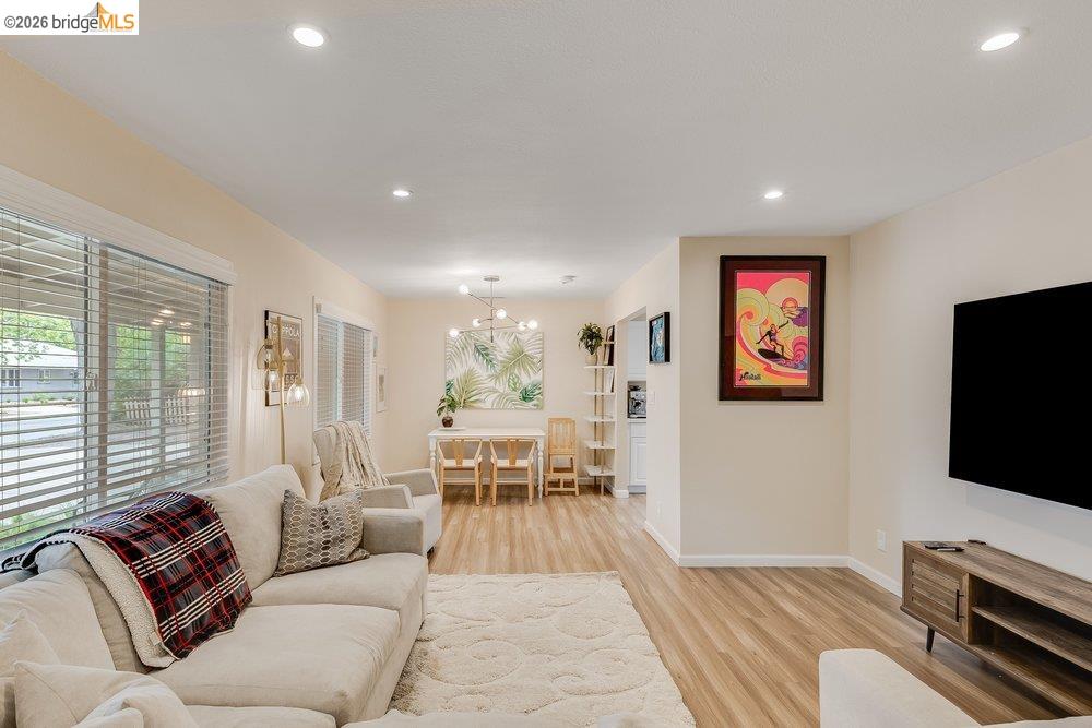 Detail Gallery Image 6 of 38 For 2020 Elinora Dr, Pleasant Hill,  CA 94523 - 3 Beds | 1 Baths