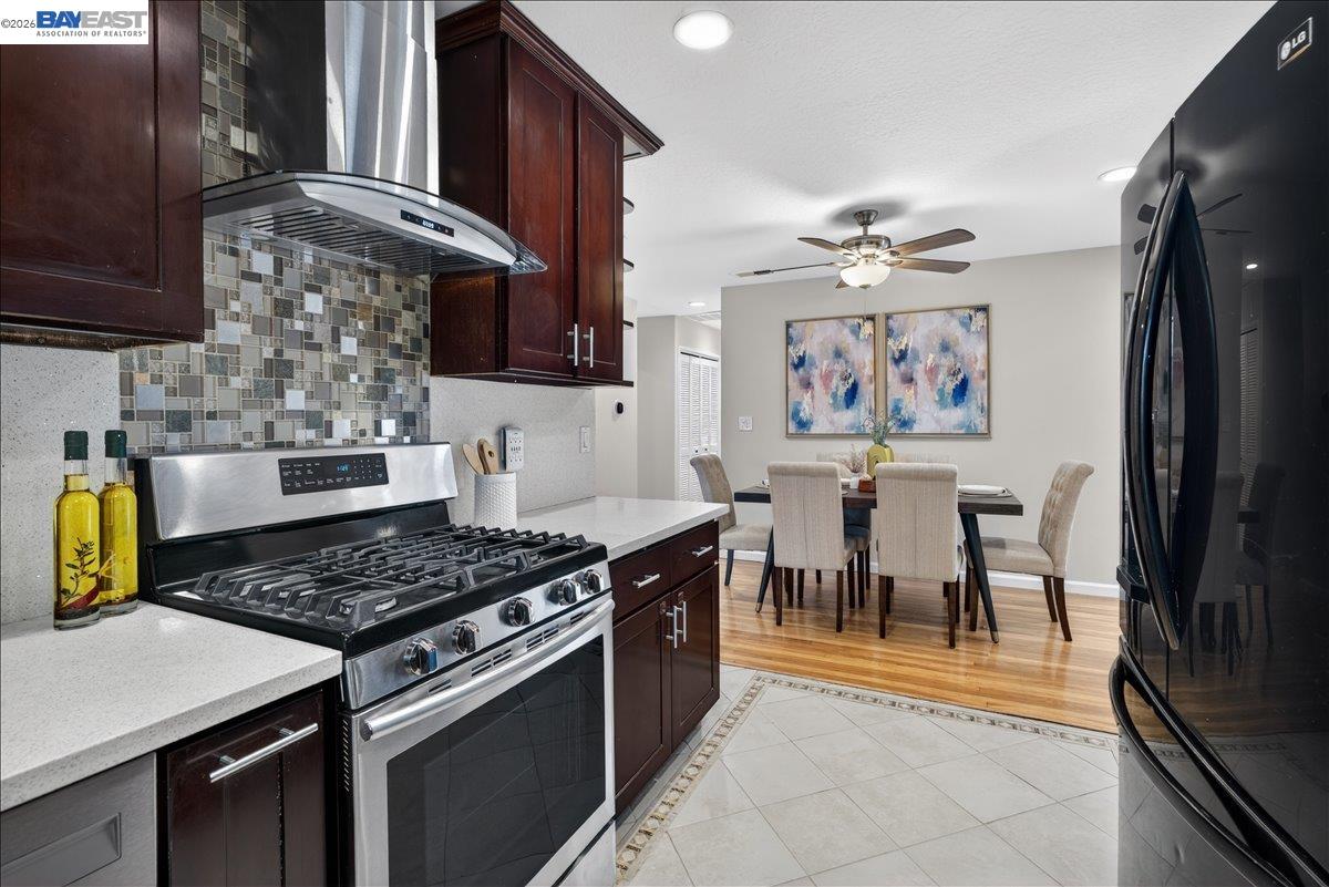 Detail Gallery Image 13 of 35 For 6168 Inglewood Dr, Pleasanton,  CA 94588 - 3 Beds | 2 Baths