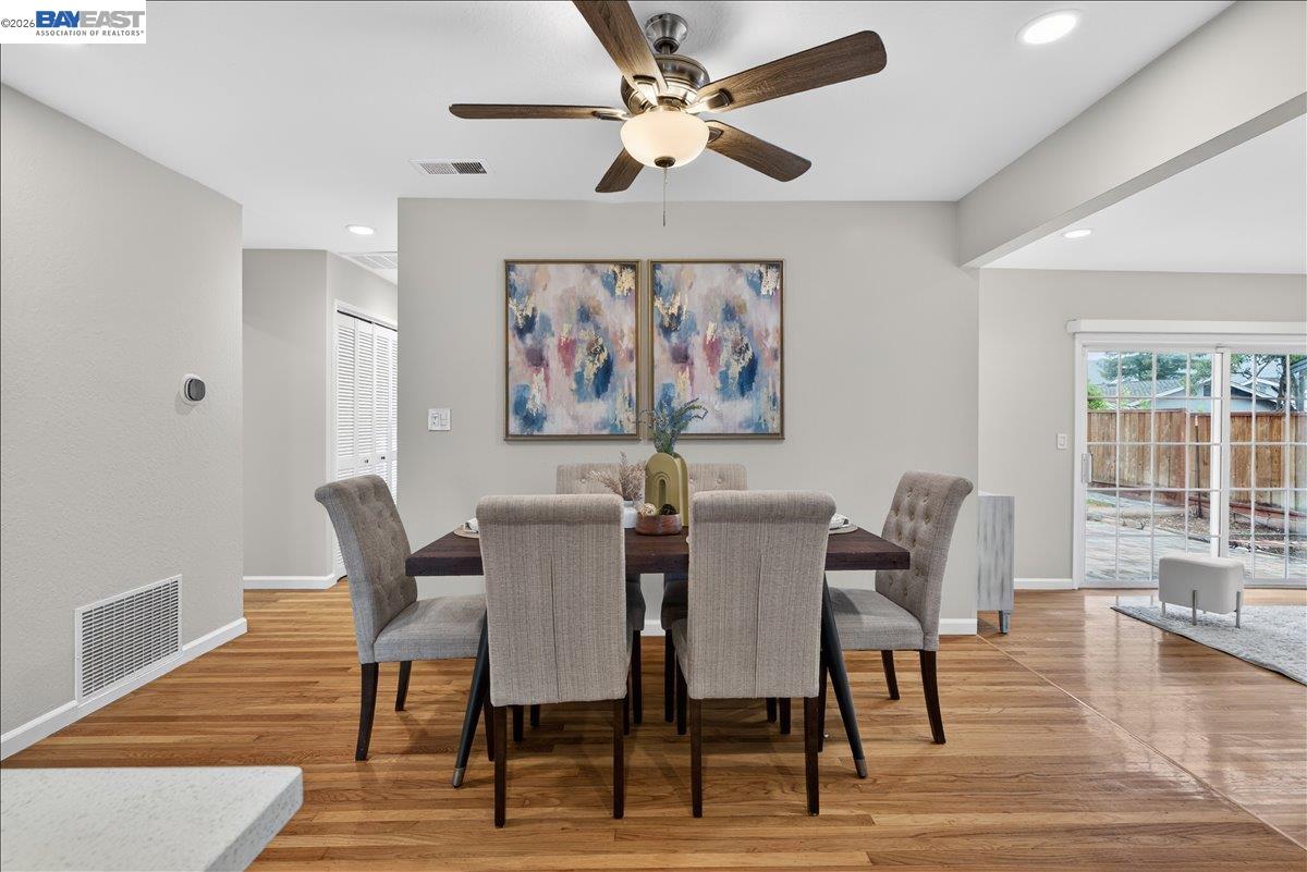 Detail Gallery Image 14 of 35 For 6168 Inglewood Dr, Pleasanton,  CA 94588 - 3 Beds | 2 Baths