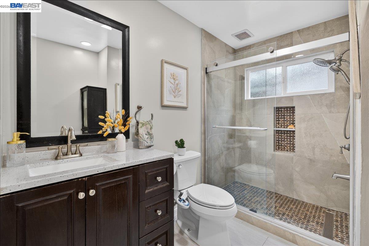 Detail Gallery Image 20 of 35 For 6168 Inglewood Dr, Pleasanton,  CA 94588 - 3 Beds | 2 Baths