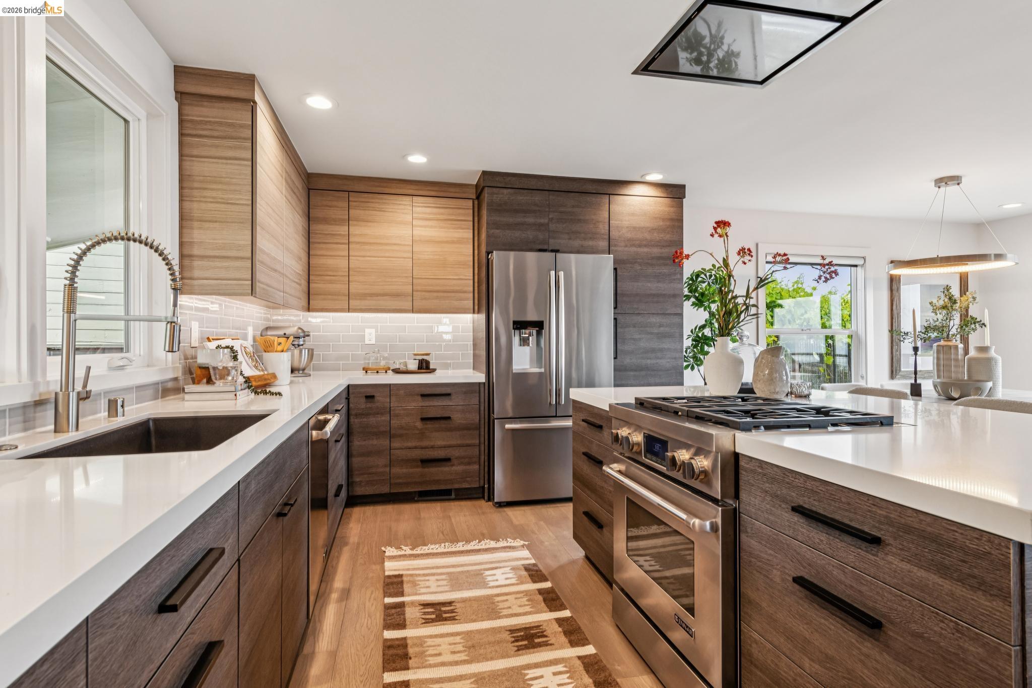 Detail Gallery Image 14 of 60 For 341 Rishell Dr, Oakland,  CA 94619 - 3 Beds | 2/1 Baths