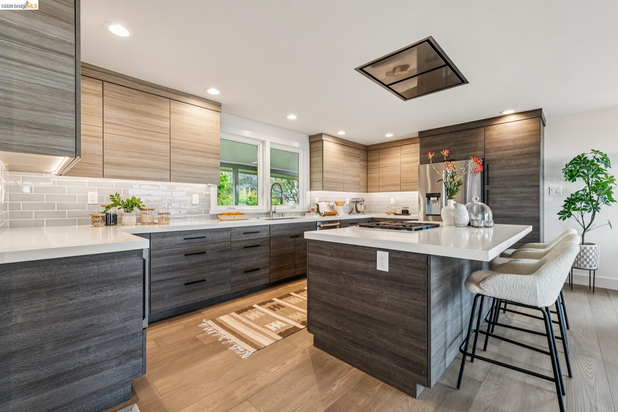 Detail Gallery Image 17 of 60 For 341 Rishell Dr, Oakland,  CA 94619 - 3 Beds | 2/1 Baths