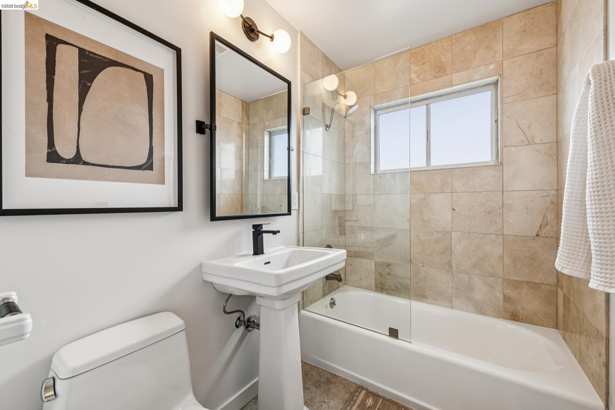 Detail Gallery Image 22 of 60 For 341 Rishell Dr, Oakland,  CA 94619 - 3 Beds | 2/1 Baths