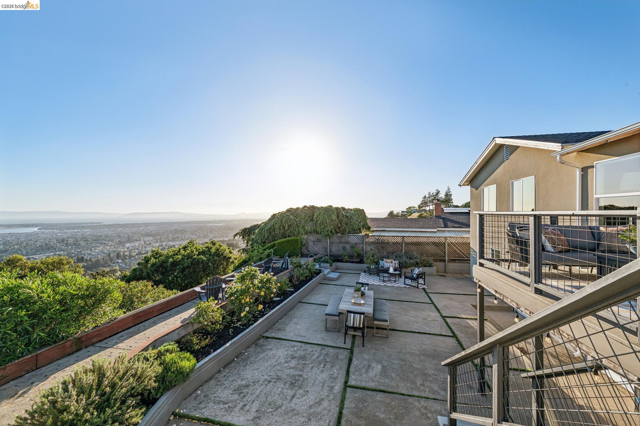 Detail Gallery Image 32 of 60 For 341 Rishell Dr, Oakland,  CA 94619 - 3 Beds | 2/1 Baths