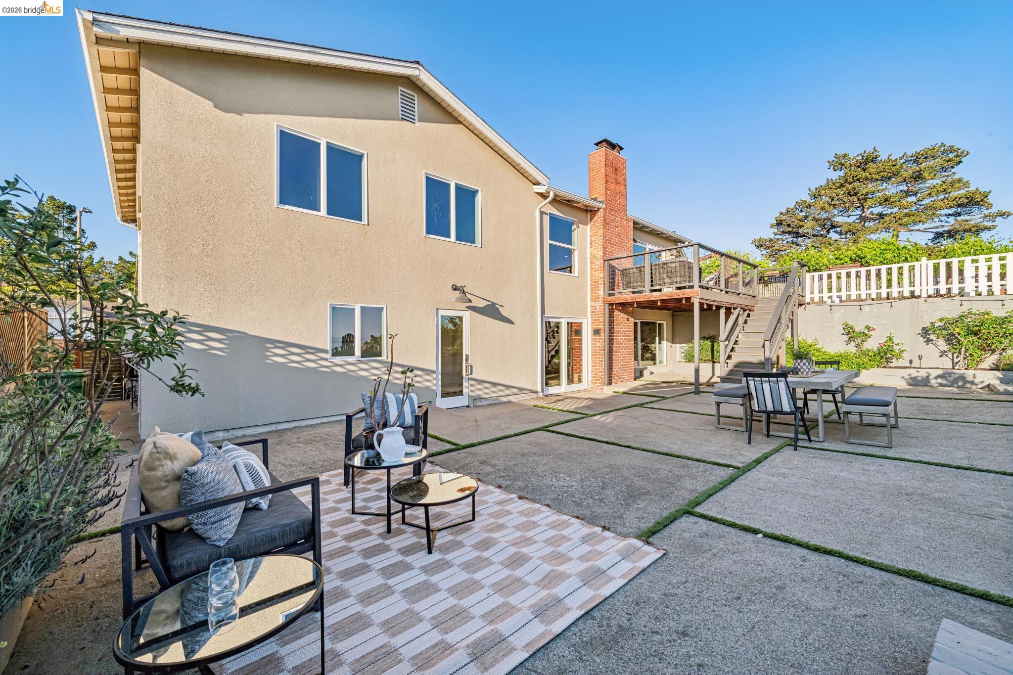 Detail Gallery Image 33 of 60 For 341 Rishell Dr, Oakland,  CA 94619 - 3 Beds | 2/1 Baths