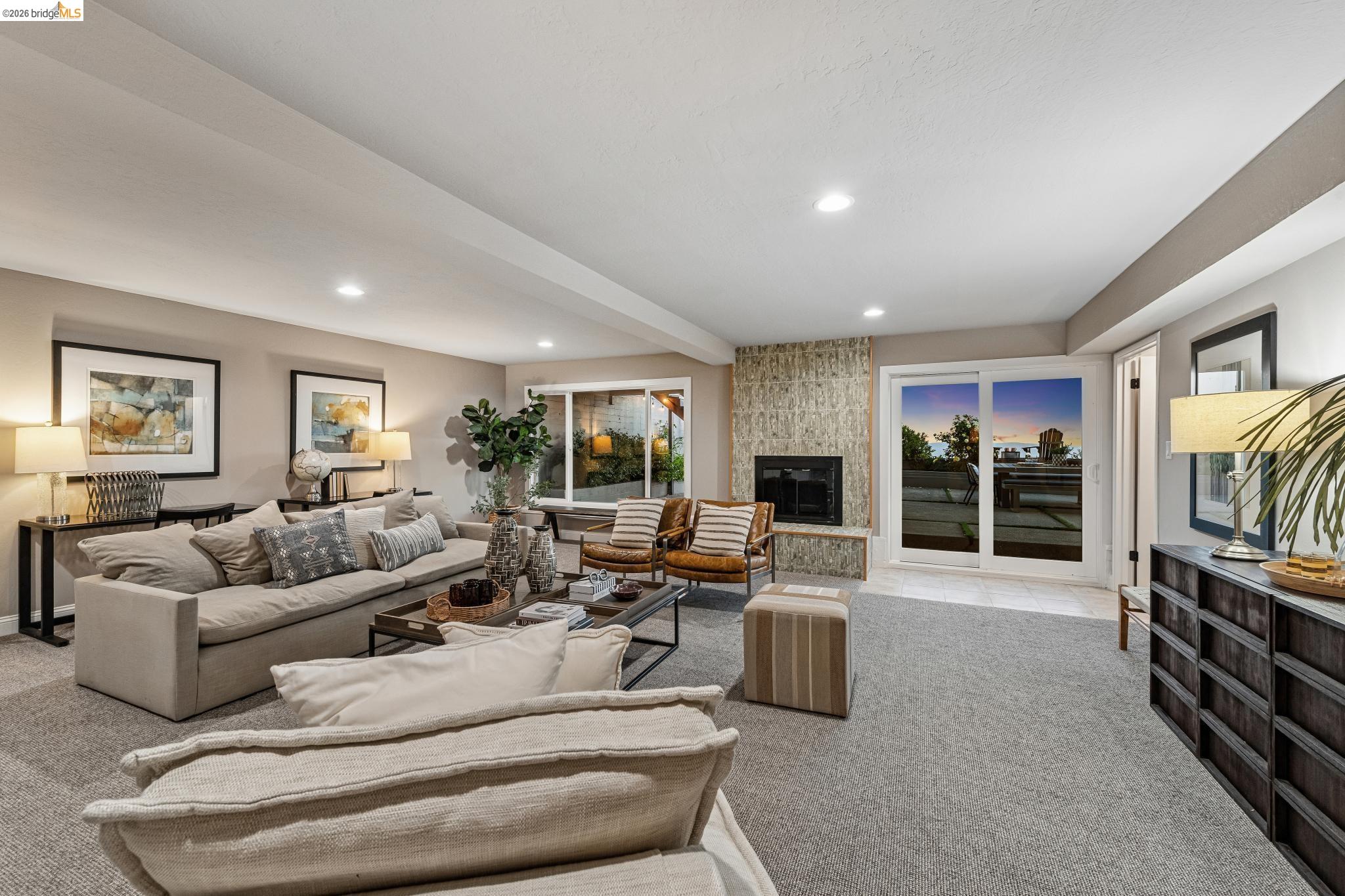 Detail Gallery Image 43 of 60 For 341 Rishell Dr, Oakland,  CA 94619 - 3 Beds | 2/1 Baths