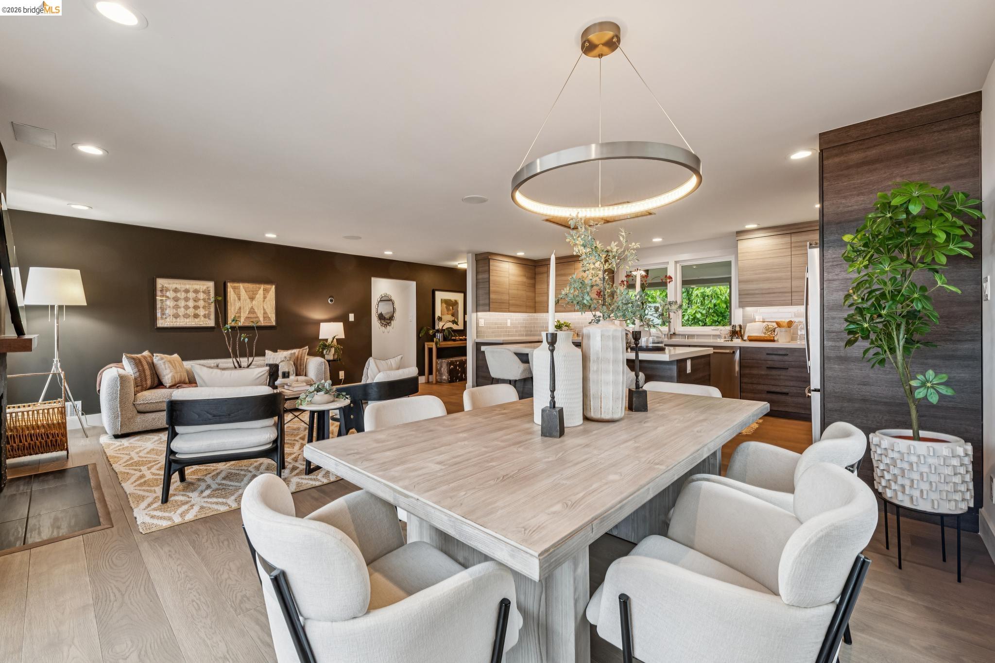 Detail Gallery Image 10 of 60 For 341 Rishell Dr, Oakland,  CA 94619 - 3 Beds | 2/1 Baths