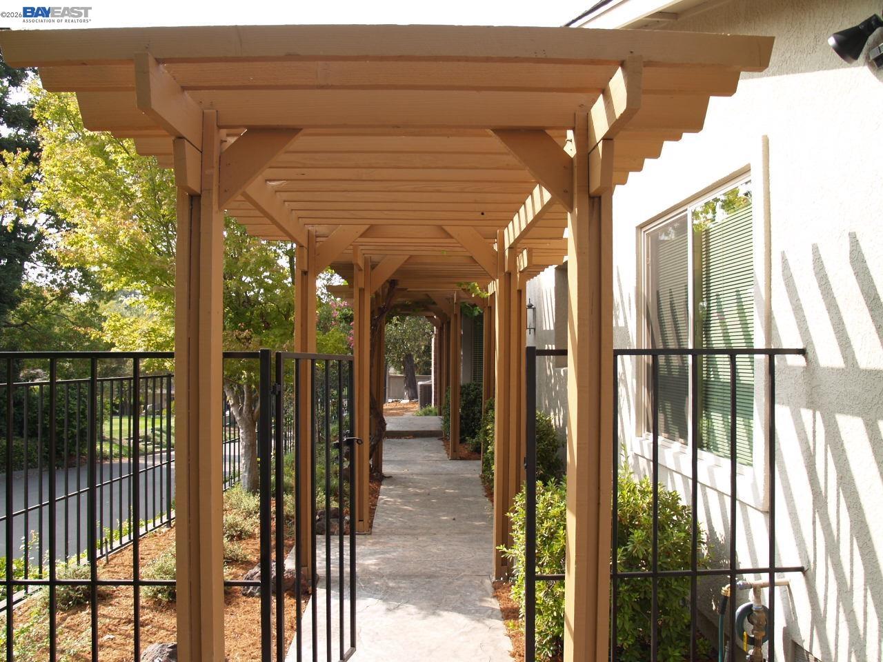 Detail Gallery Image 12 of 29 For 703 Paradise Valley Ct, Danville,  CA 94526 - 4 Beds | 2 Baths