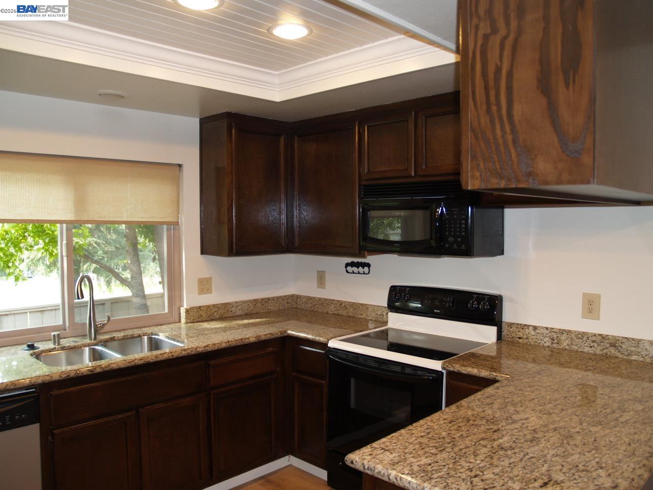 Detail Gallery Image 19 of 29 For 703 Paradise Valley Ct, Danville,  CA 94526 - 4 Beds | 2 Baths