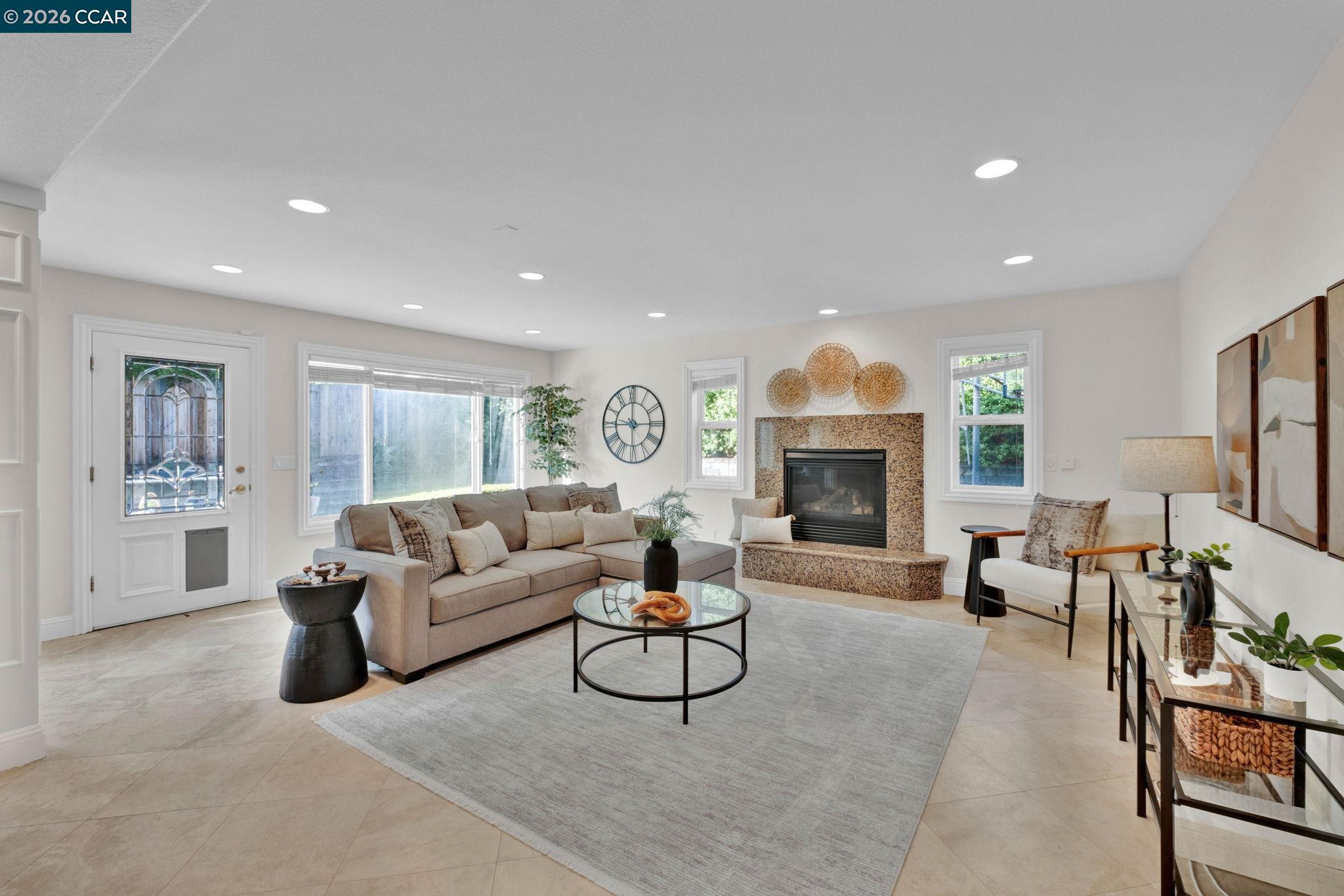 Detail Gallery Image 15 of 52 For 367 Mt Washington Way, Clayton,  CA 94517 - 4 Beds | 4 Baths