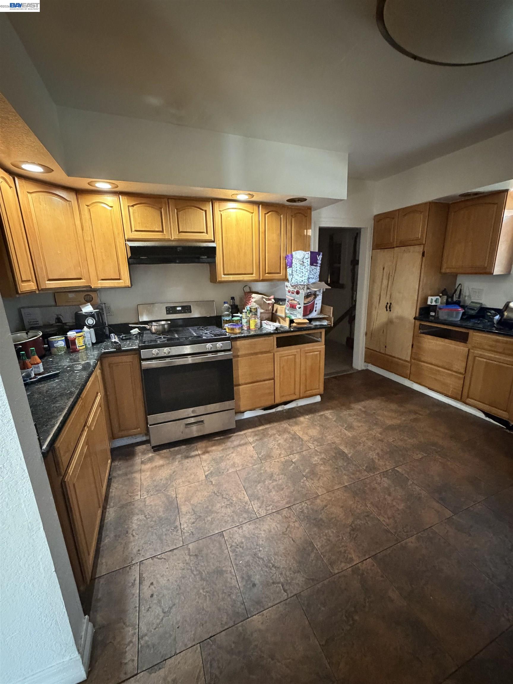 Detail Gallery Image 13 of 16 For 4058 Edwards Ave, Oakland,  CA 94605 - 3 Beds | 2 Baths