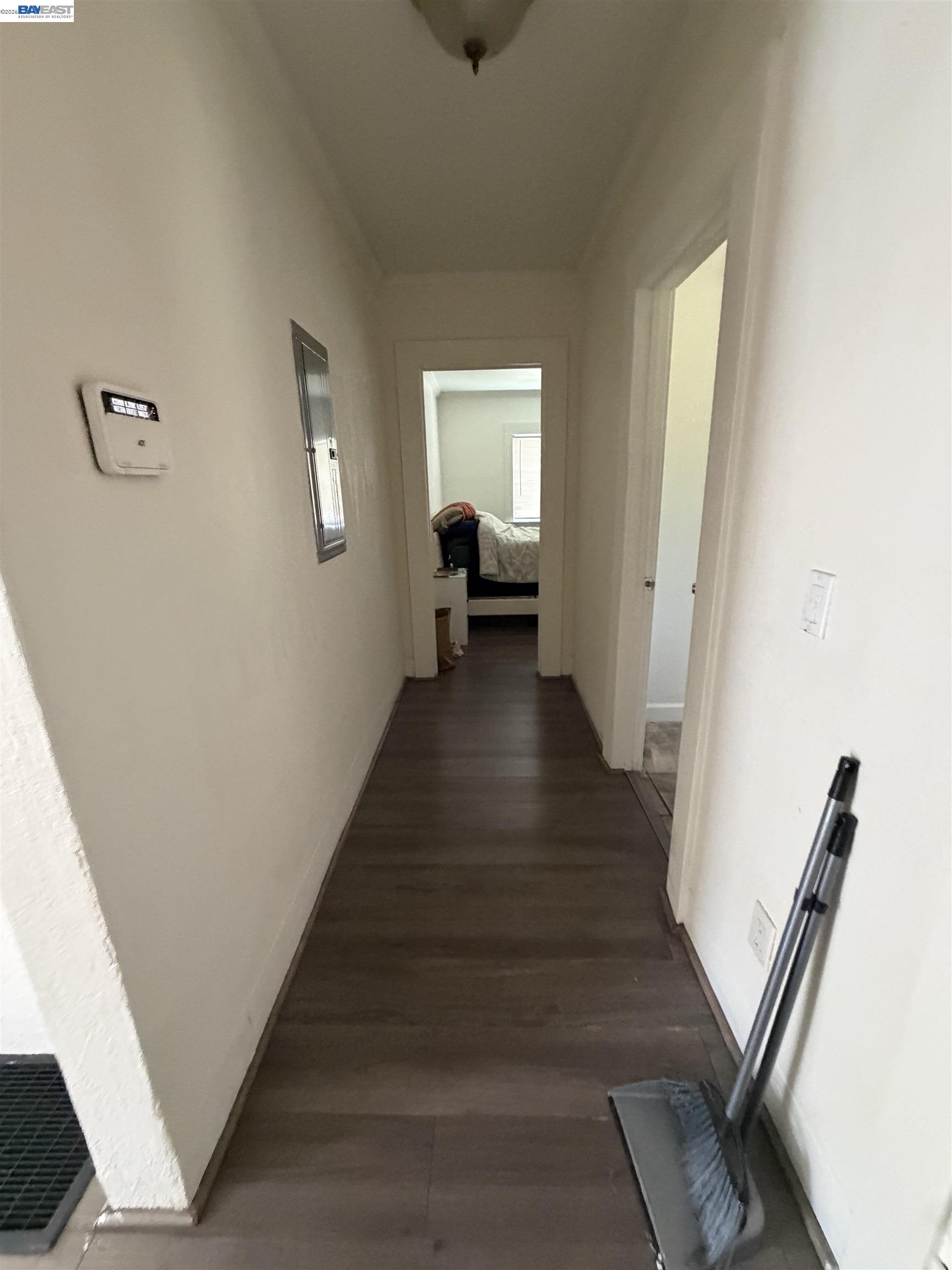 Detail Gallery Image 8 of 16 For 4058 Edwards Ave, Oakland,  CA 94605 - 3 Beds | 2 Baths