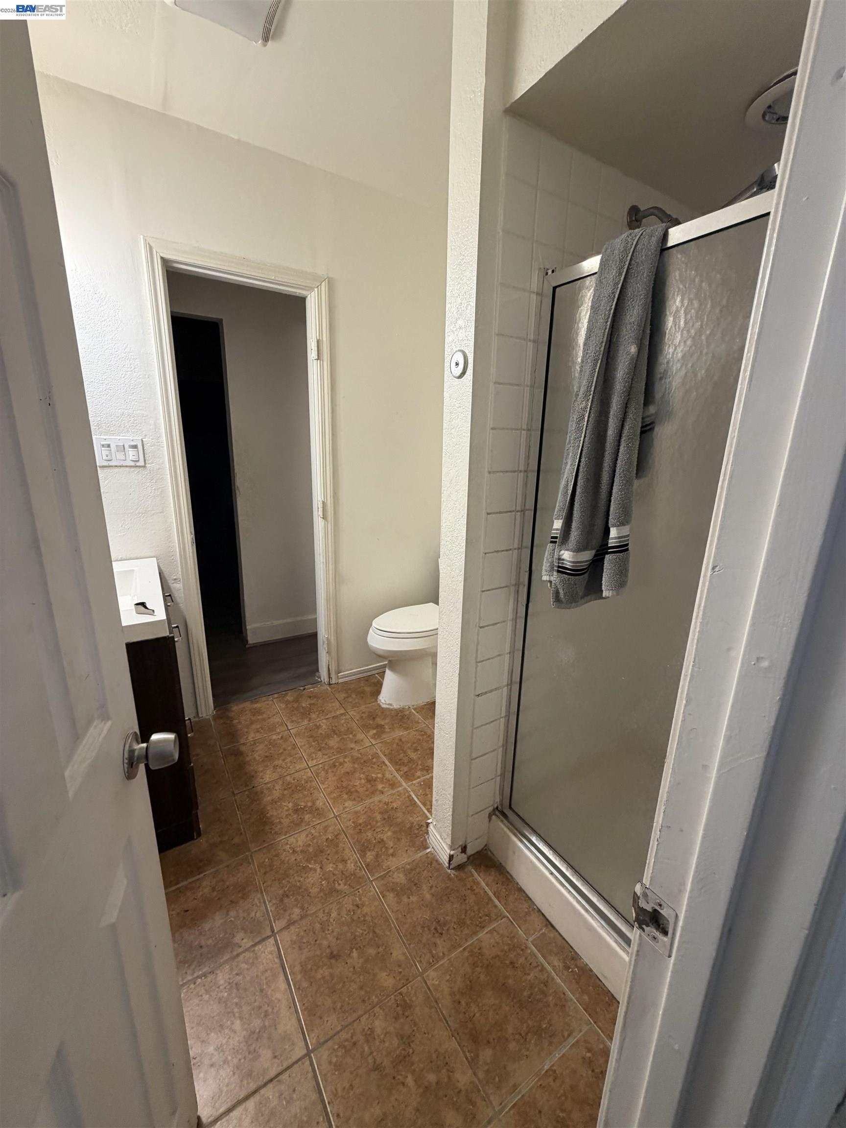 Detail Gallery Image 10 of 16 For 4058 Edwards Ave, Oakland,  CA 94605 - 3 Beds | 2 Baths