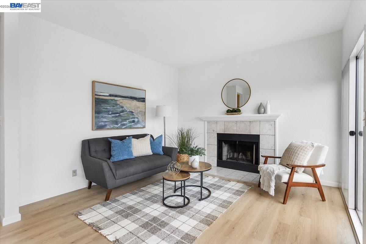 Detail Gallery Image 13 of 49 For 18786 Sydney Cir, Castro Valley,  CA 94546 - 4 Beds | 2/1 Baths