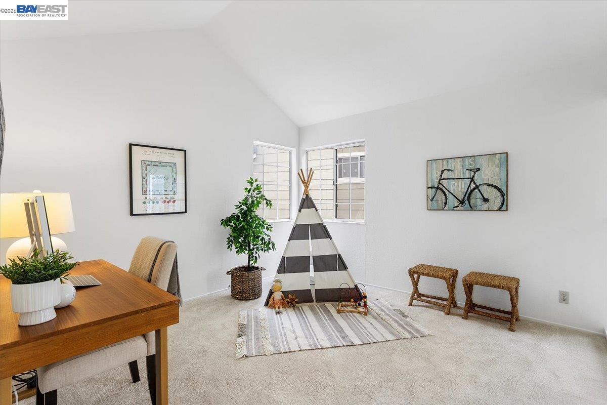 Detail Gallery Image 15 of 49 For 18786 Sydney Cir, Castro Valley,  CA 94546 - 4 Beds | 2/1 Baths