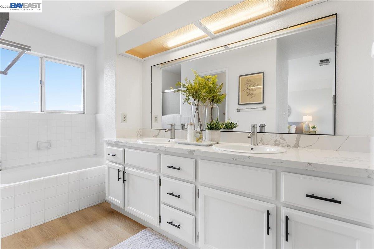 Detail Gallery Image 23 of 49 For 18786 Sydney Cir, Castro Valley,  CA 94546 - 4 Beds | 2/1 Baths