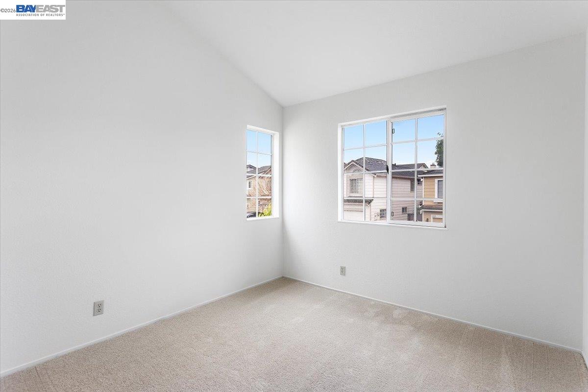 Detail Gallery Image 28 of 49 For 18786 Sydney Cir, Castro Valley,  CA 94546 - 4 Beds | 2/1 Baths