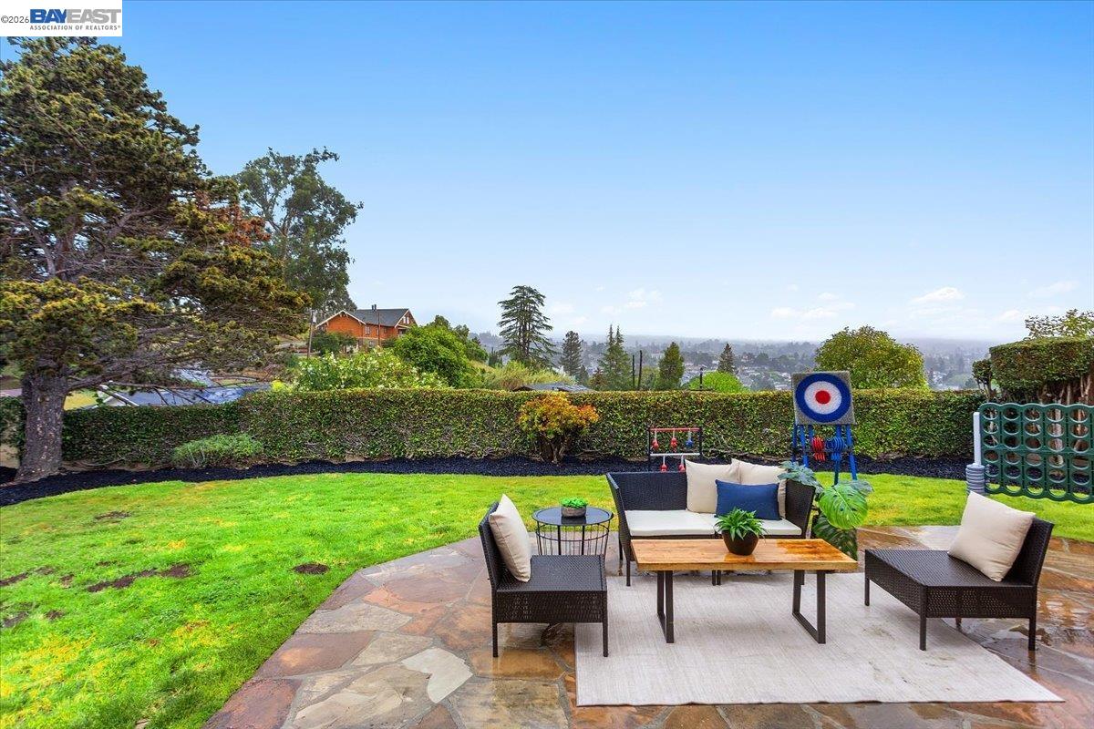 Detail Gallery Image 31 of 49 For 18786 Sydney Cir, Castro Valley,  CA 94546 - 4 Beds | 2/1 Baths