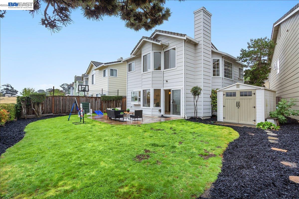 Detail Gallery Image 36 of 49 For 18786 Sydney Cir, Castro Valley,  CA 94546 - 4 Beds | 2/1 Baths