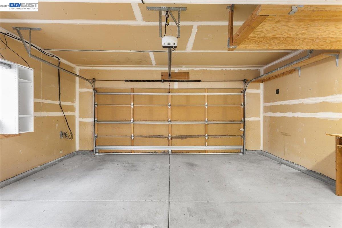 Detail Gallery Image 39 of 49 For 18786 Sydney Cir, Castro Valley,  CA 94546 - 4 Beds | 2/1 Baths