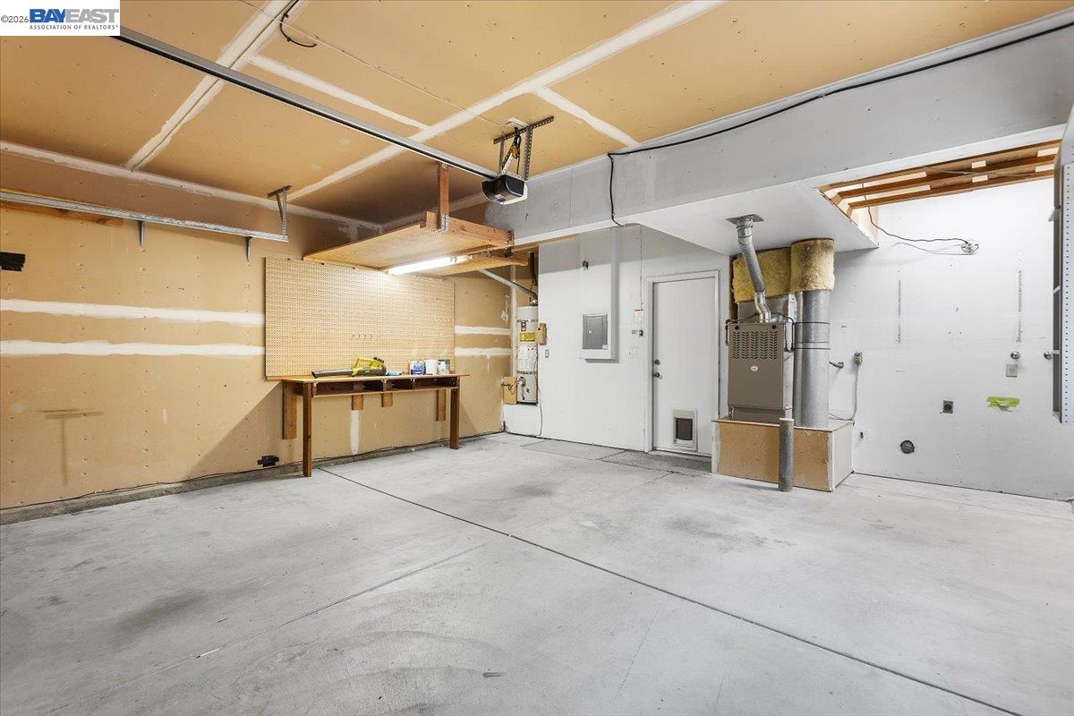 Detail Gallery Image 40 of 49 For 18786 Sydney Cir, Castro Valley,  CA 94546 - 4 Beds | 2/1 Baths