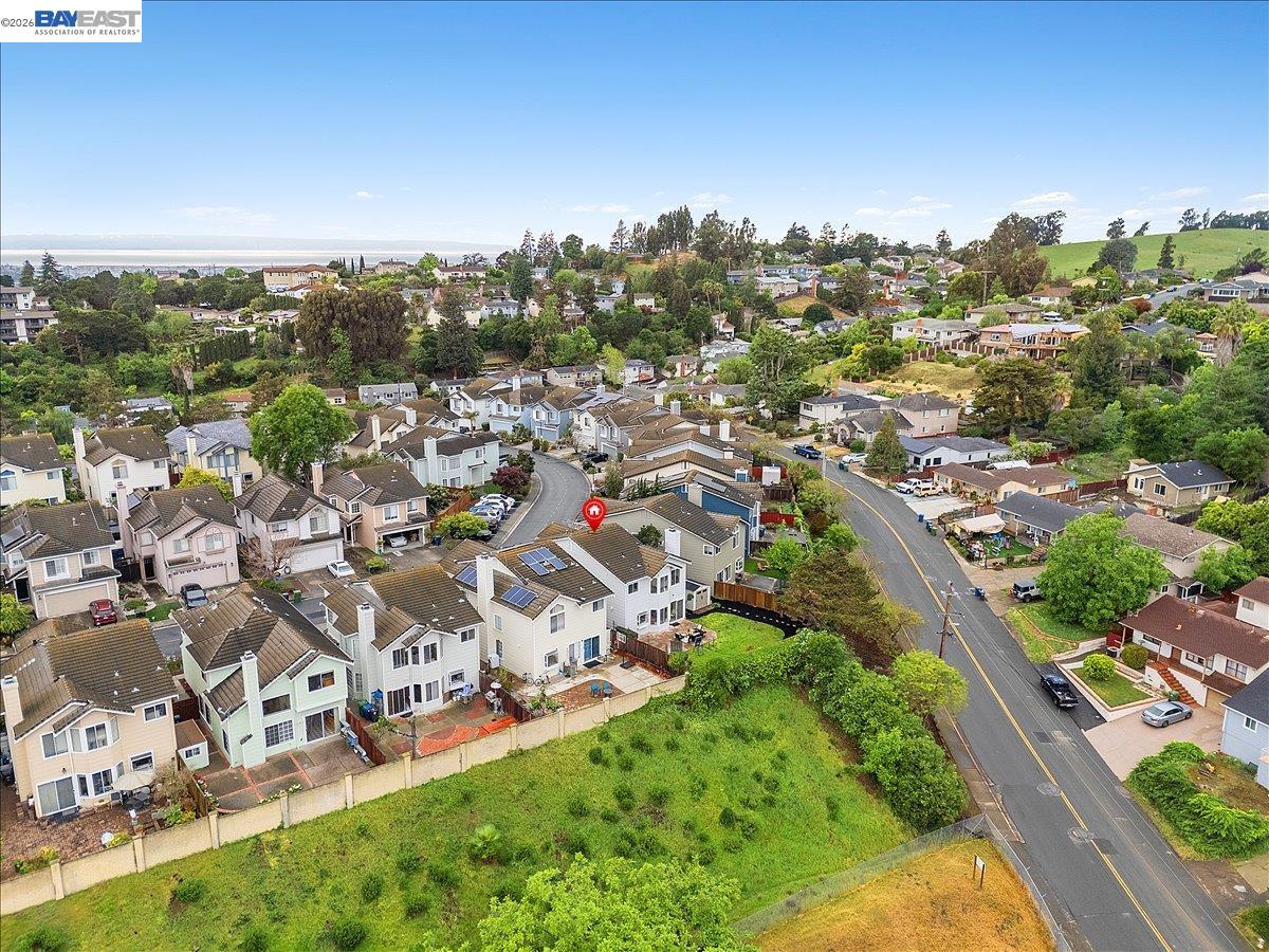 Detail Gallery Image 41 of 49 For 18786 Sydney Cir, Castro Valley,  CA 94546 - 4 Beds | 2/1 Baths