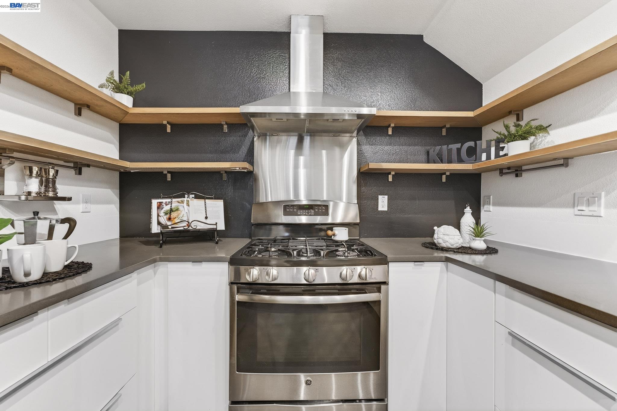 Detail Gallery Image 16 of 54 For 538 Citadelle Ln, San Jose,  CA 95116 - 3 Beds | 2/1 Baths